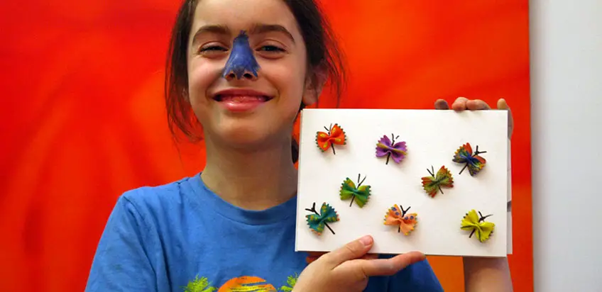 Basteln im Frühling: Schmetterlinge aus Farfalle. ByCarina Kitzenmaier