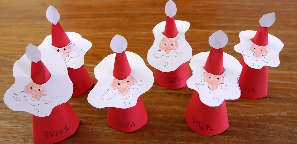 Weihnachtsmann-Platzkarten mit Kindern basteln